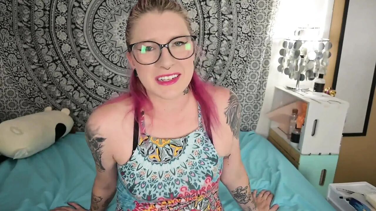 Stepsister's First Poophole Fuck