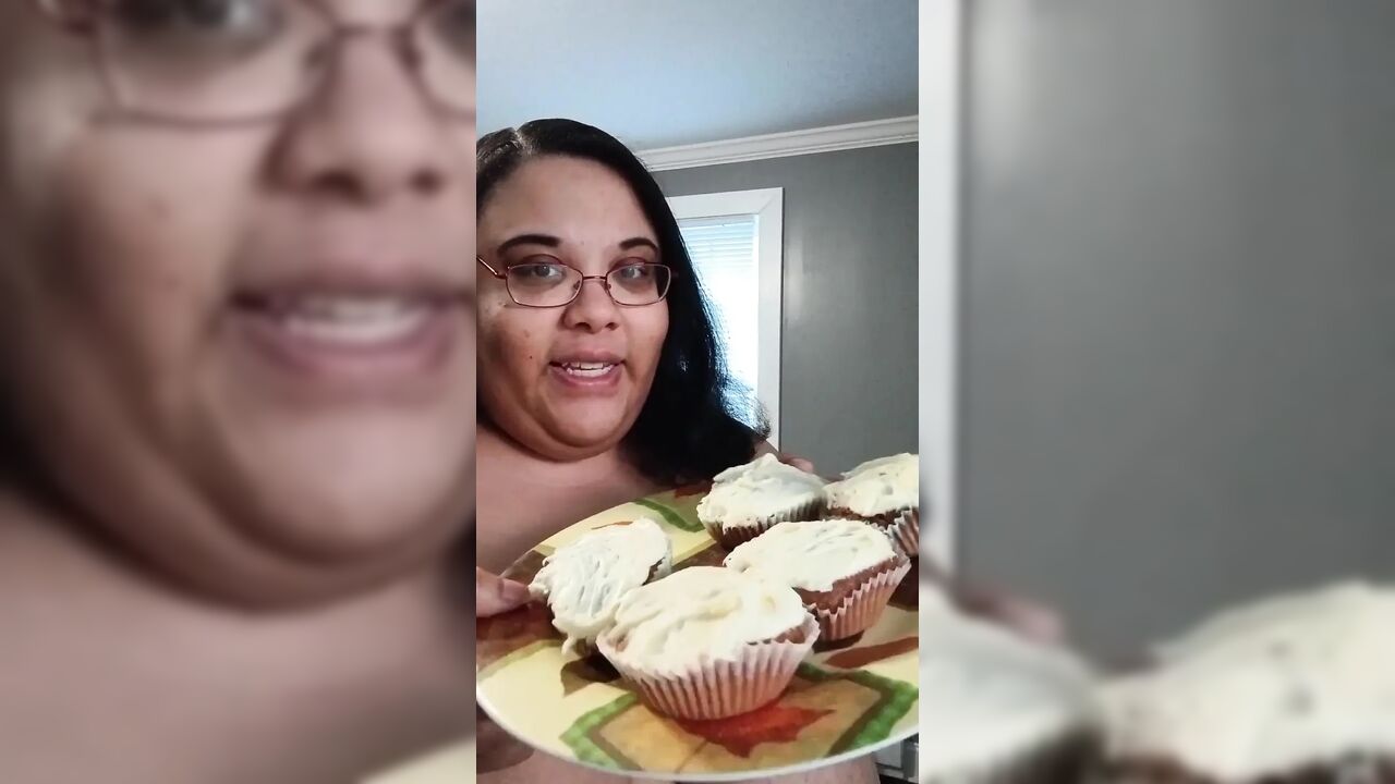 Stuffing My Face with Cupcakes While Naked