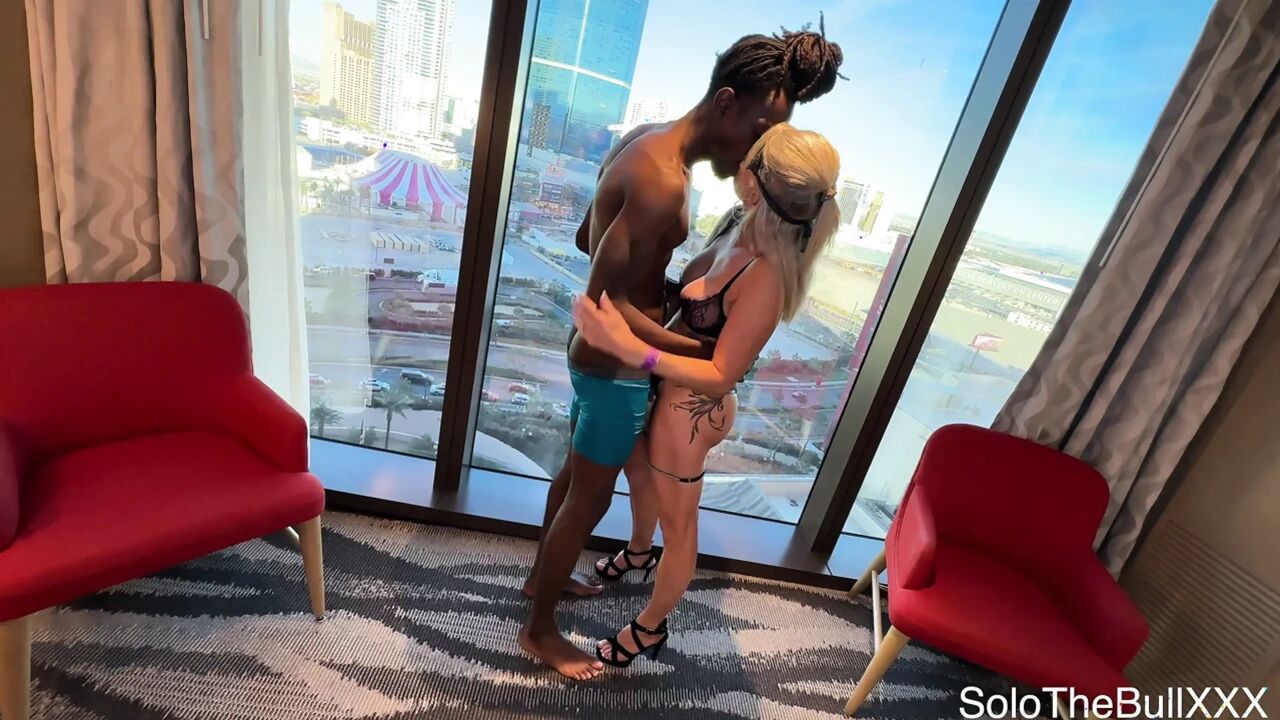 Hotblondeqos Gets Dicked Down