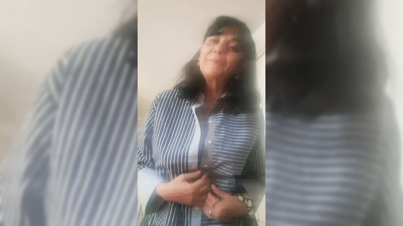 mature mom's tits are for you