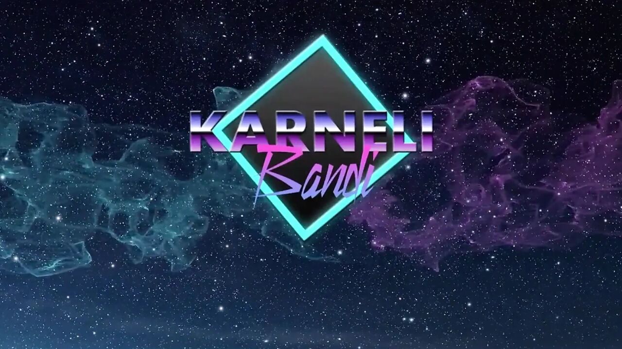 Sexy Blonde Loves to Finger Tease Her Little Butt. Karneli Bandi