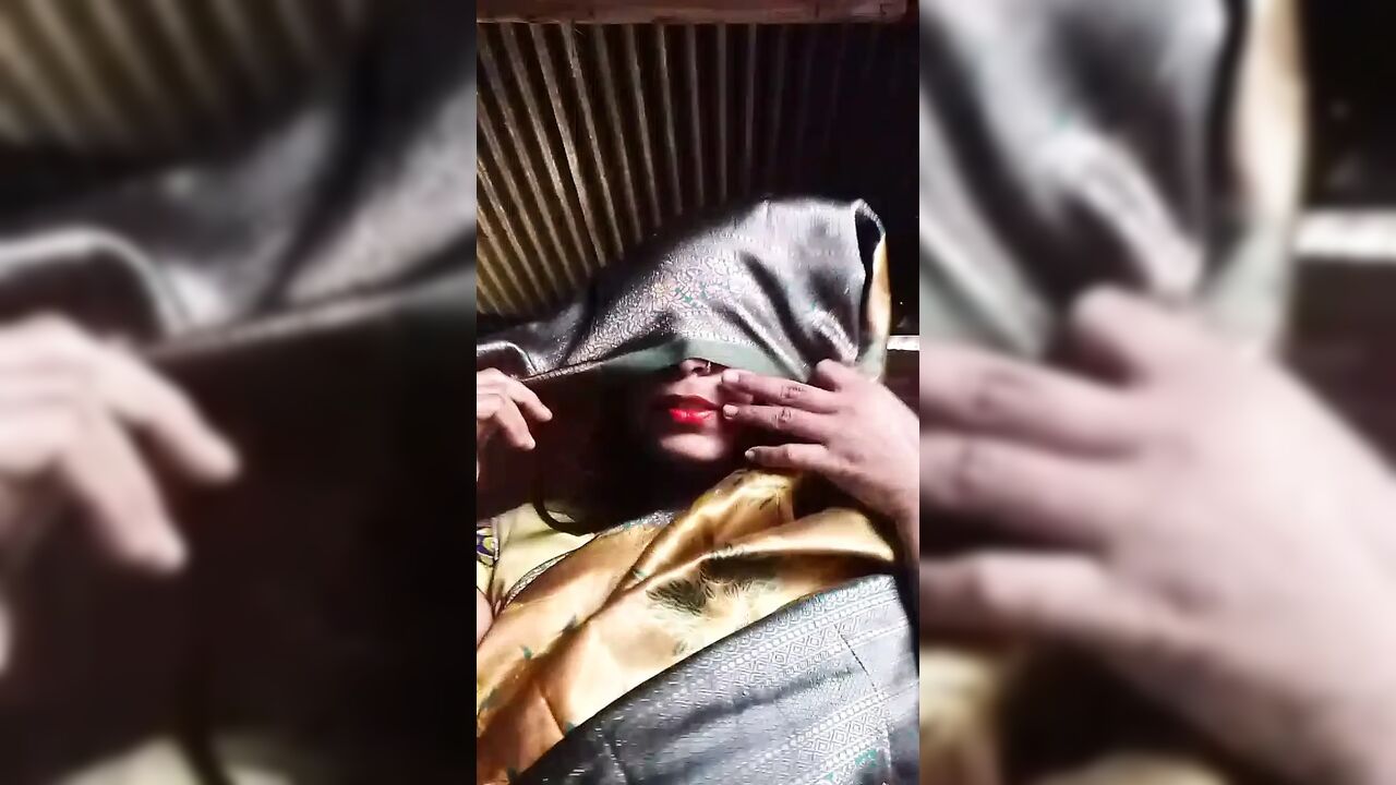 Indian Deshi Village Hot Sexi Sanskaari Housewife Mastarbuting Seduce Her Pussy