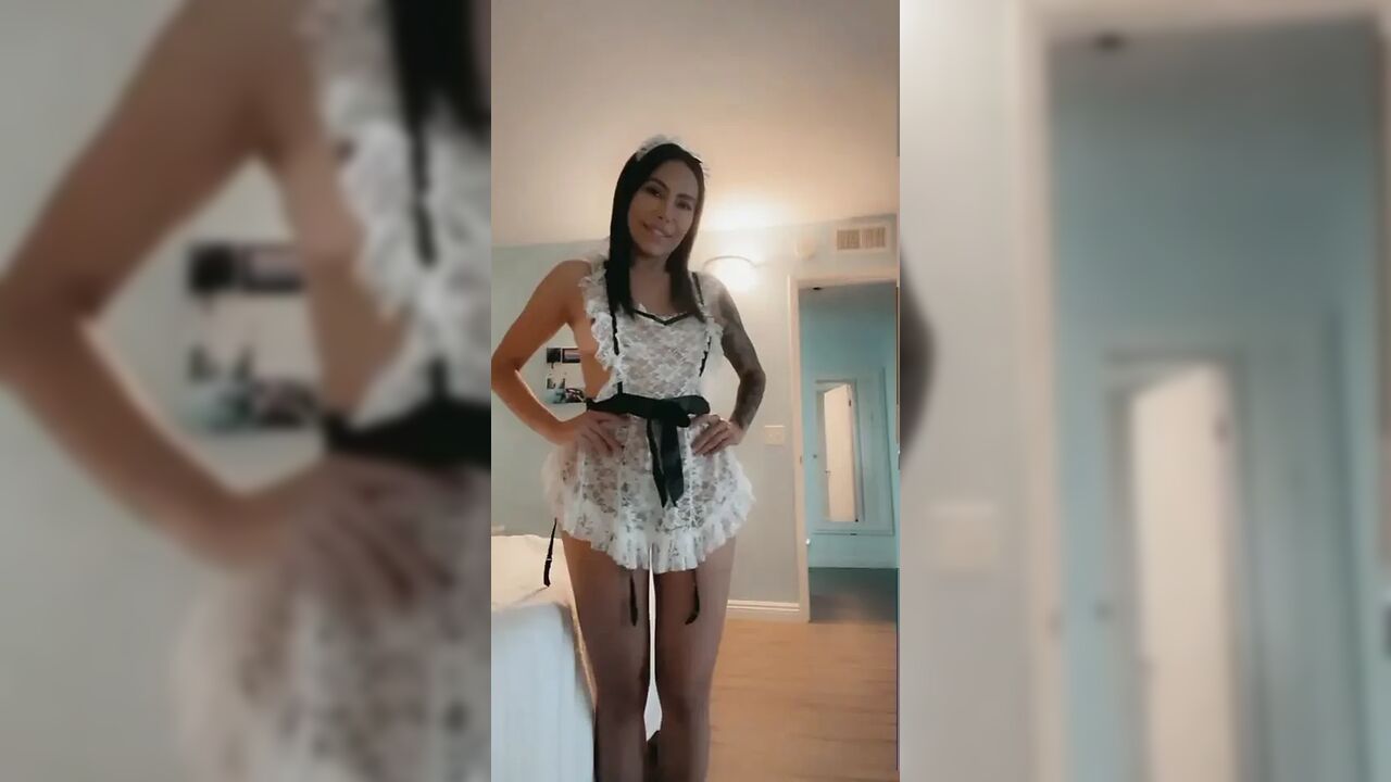 BOSS PLEASE FUCK YOUR SEXY MAID!