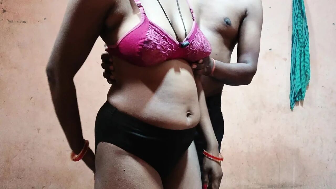 Fucked in her tight pussy get indian bhabhi by boyfriend