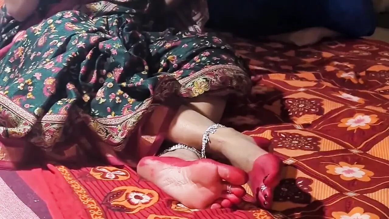 Indian 18 Years Old Desi Virgin Girl Having Hardcore Fucking Experience on Honeymoon with Her Husband