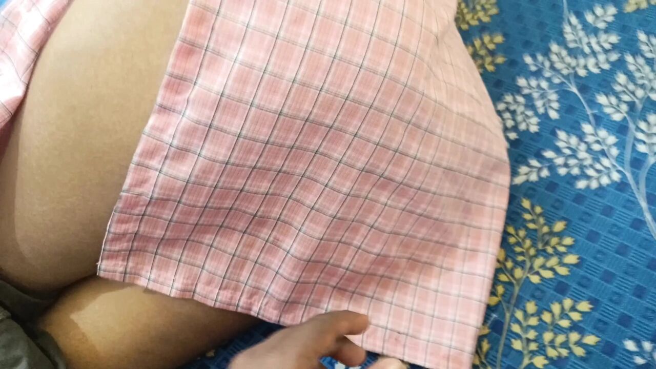 Housewife pussy fingering romance