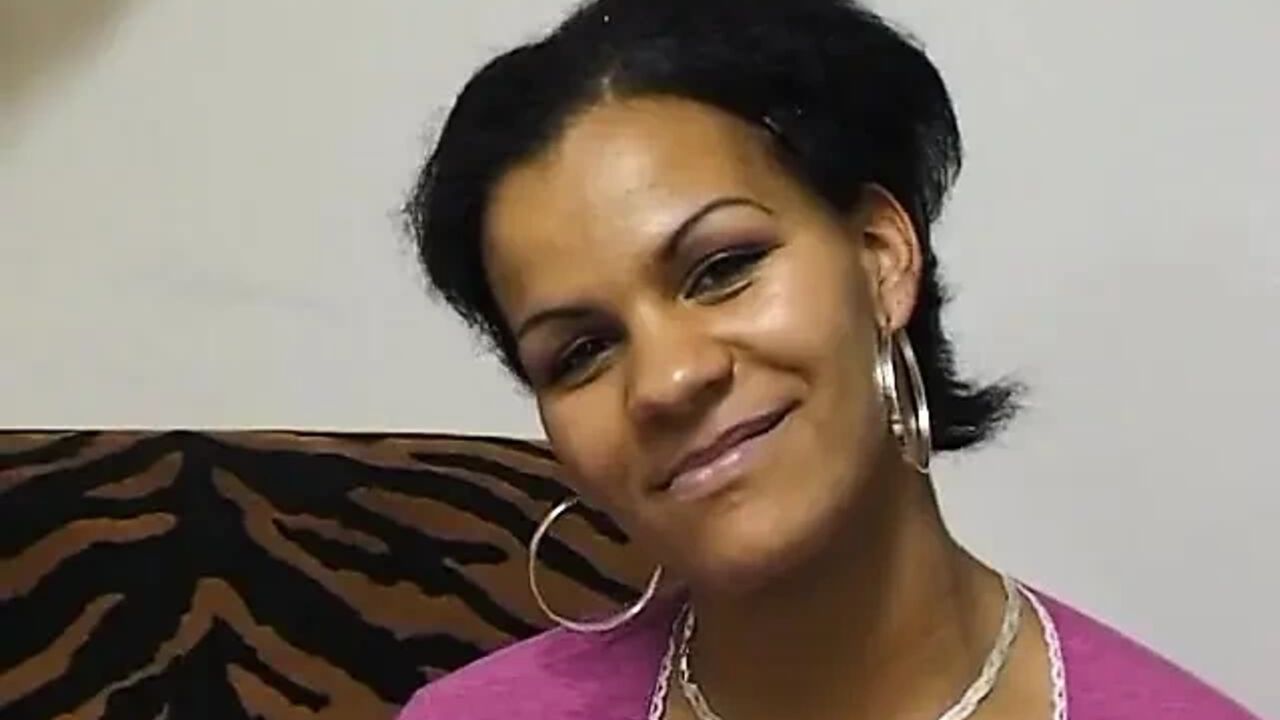 Ebony sucking cock like pro
