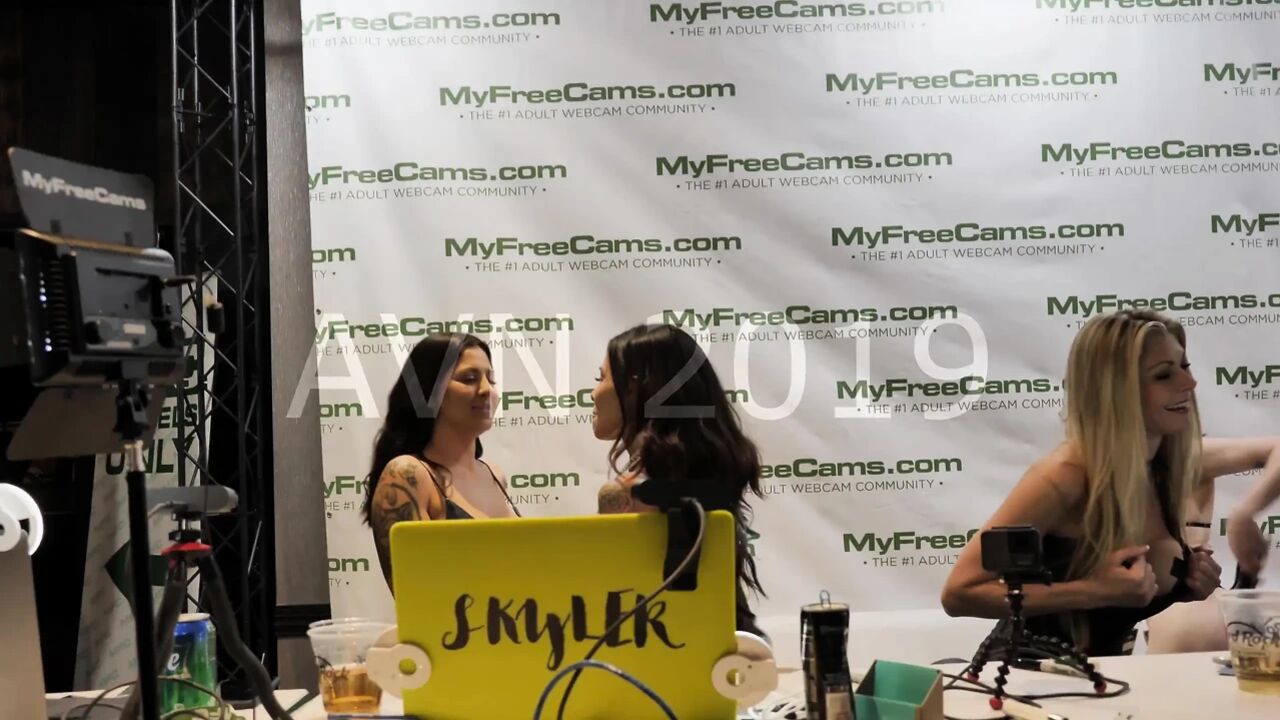 2019 Avn Expo with Ladybug