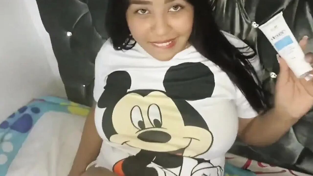 Colombian Brunette Very Tired of Her Life She Sucks the Neighbor!!