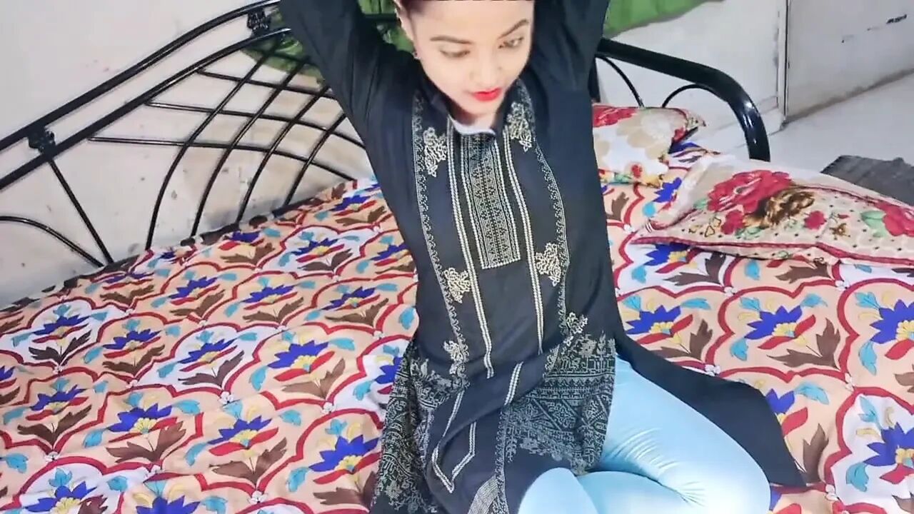 Desi village girl tight pussy first time xxx viral mms video indian village girl sex