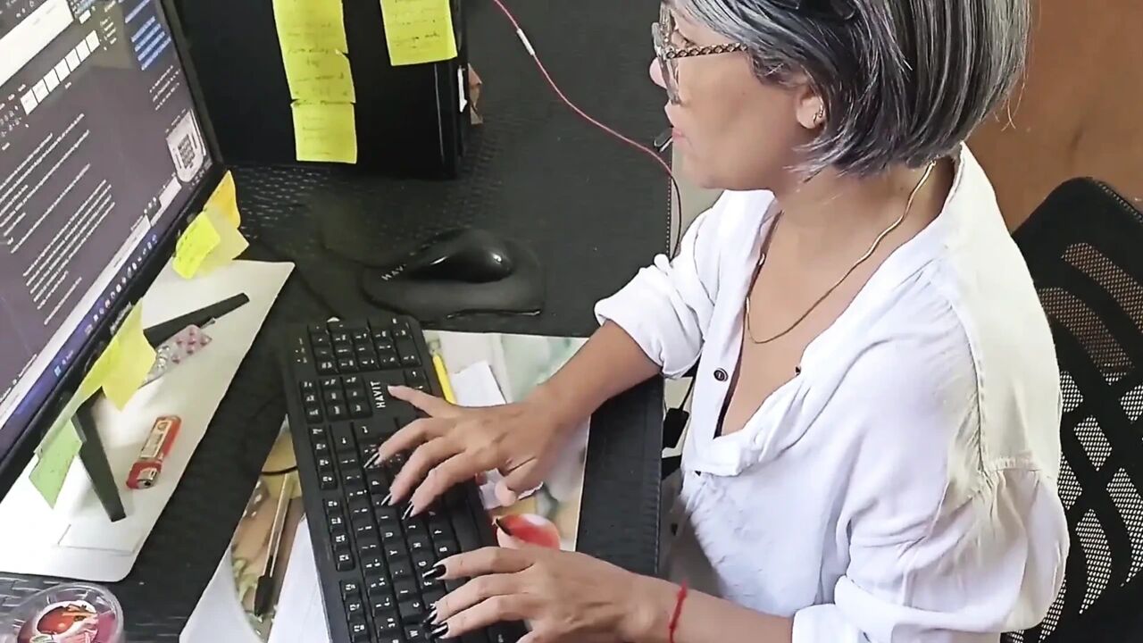What a Day at the Office! He Gave Me a Delicious Cock to Try!