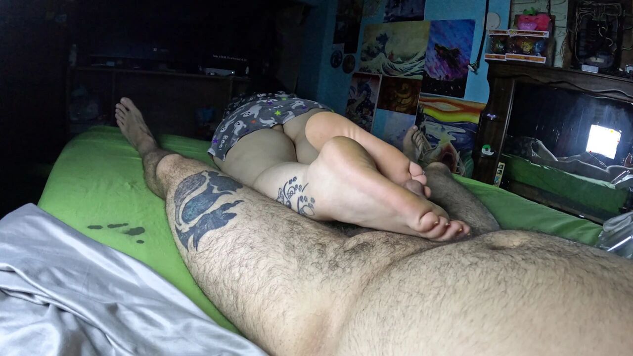 orange toe flower footjob toes covered in cum