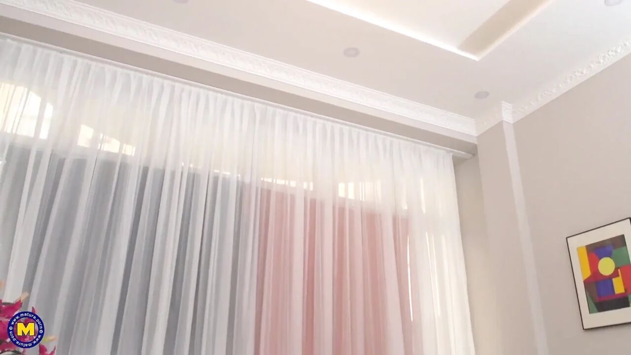 Sexy mature lady who loves to fuck
