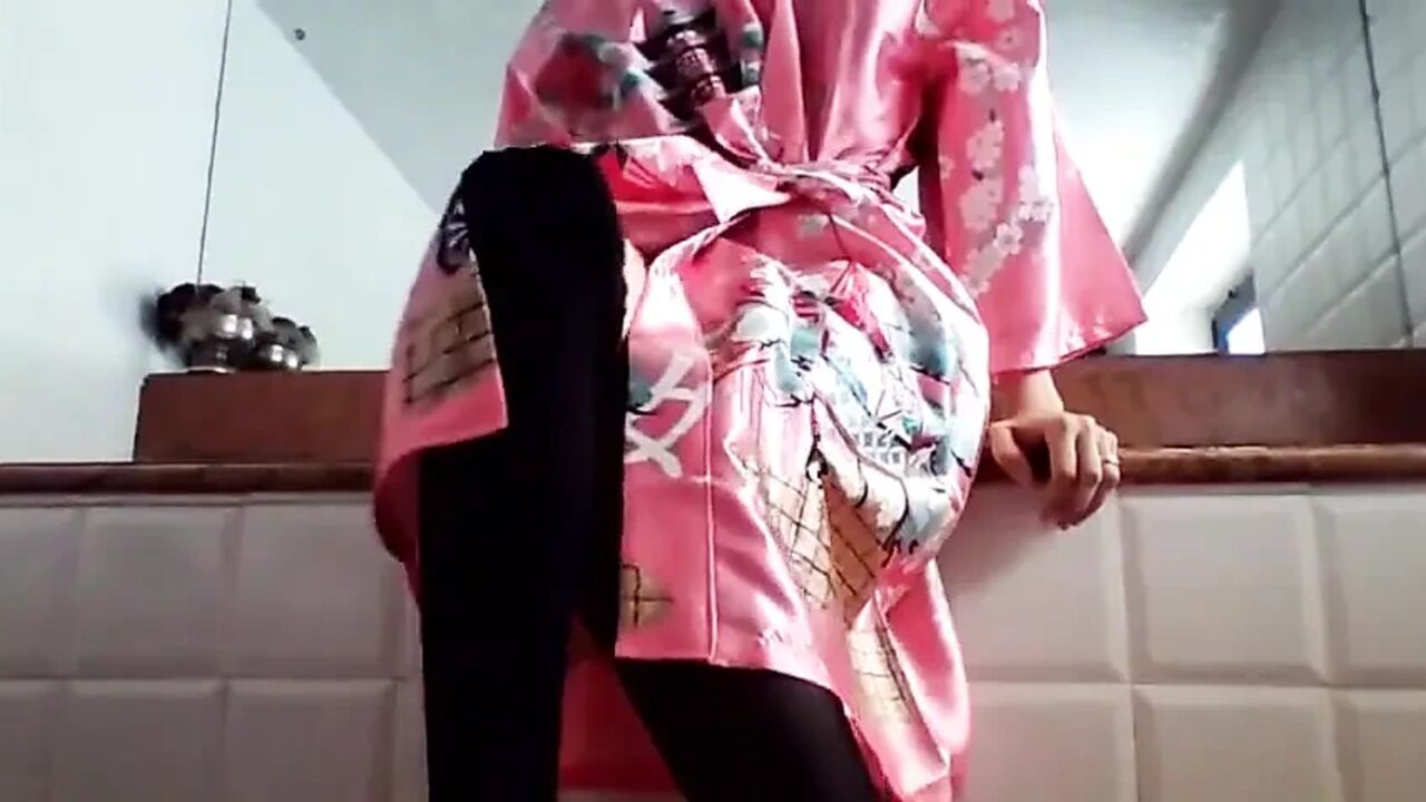 Sexy Crossed Legs. See Between Em