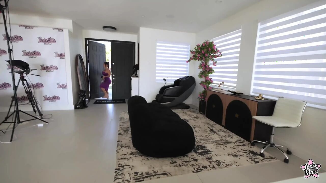 My Thick Latina Stepmom Was Mad I Didn't Do the Dishes - Lexis Star