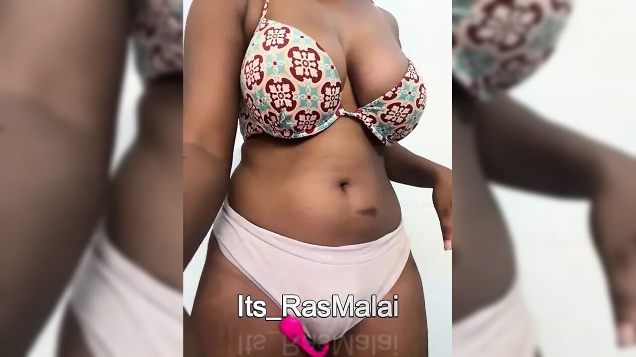 A sexy girl Trying to become bride Saree nude show , handjob and blowjob with big dildo