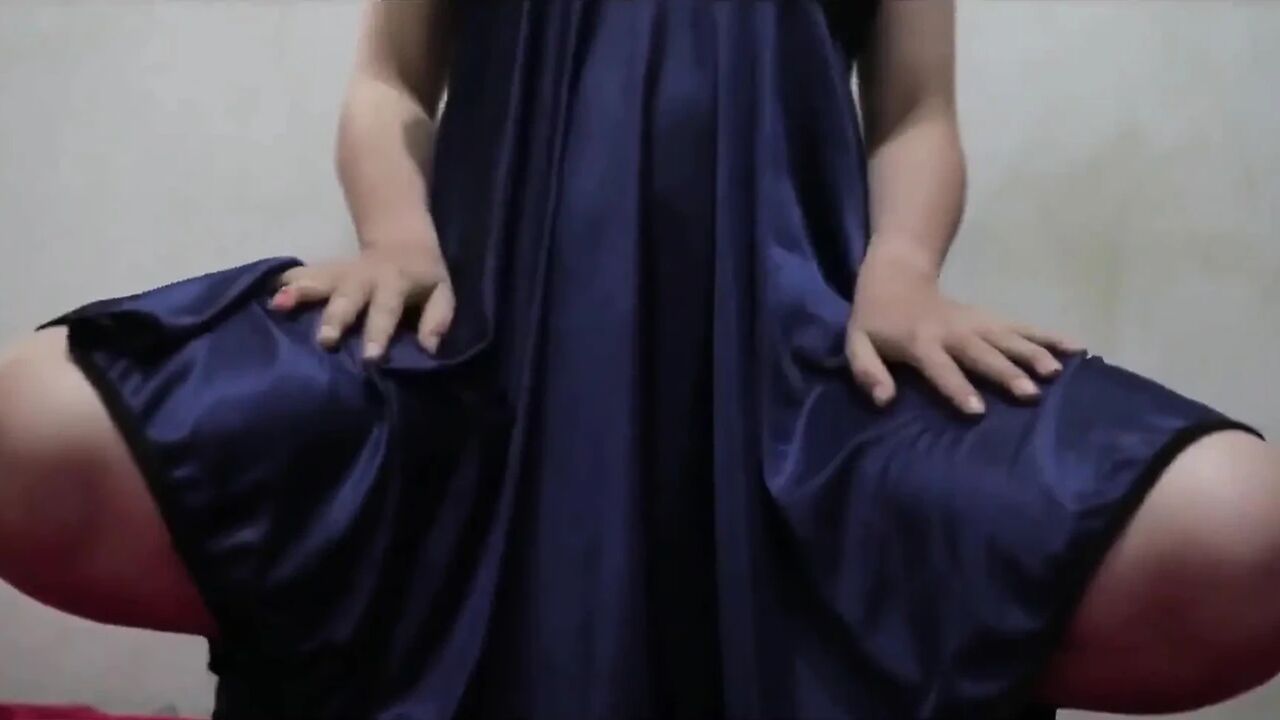 Indonesian Girl Wearing Blue Lingerie Squatting While Having Sex