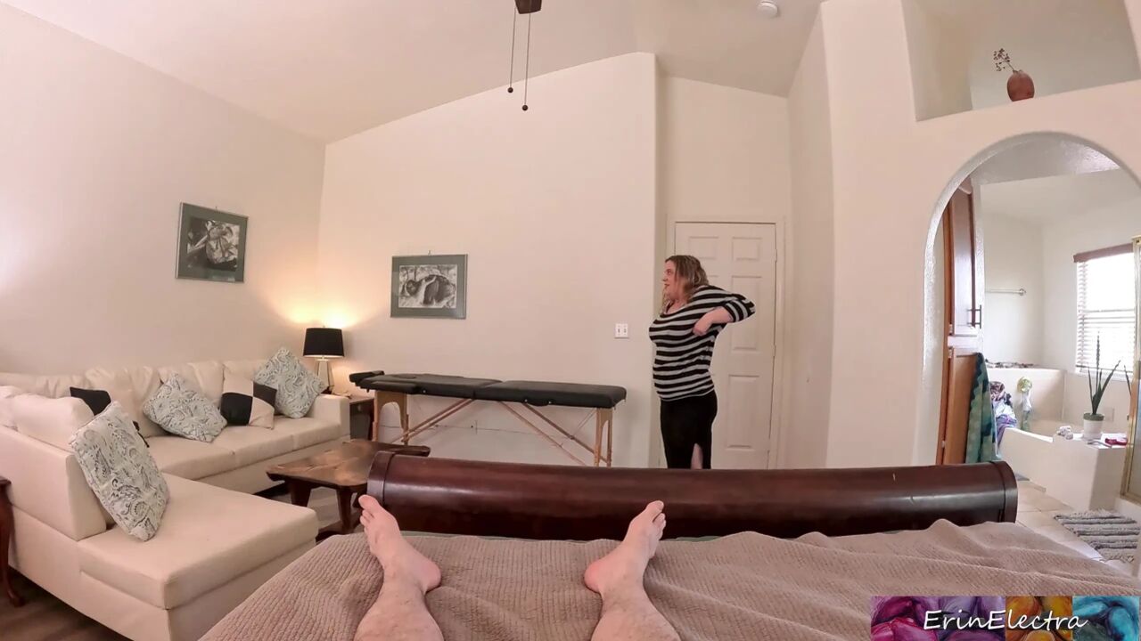 Stepmom lost the bet and gives ass