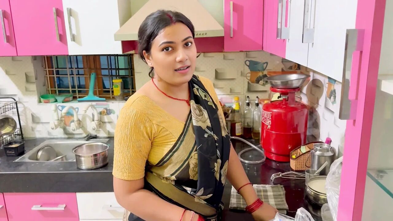 My lovely stepmother was cooking in the kitchen, father went to office then stepmother wants to fuck her. Full Hindi Viral Video