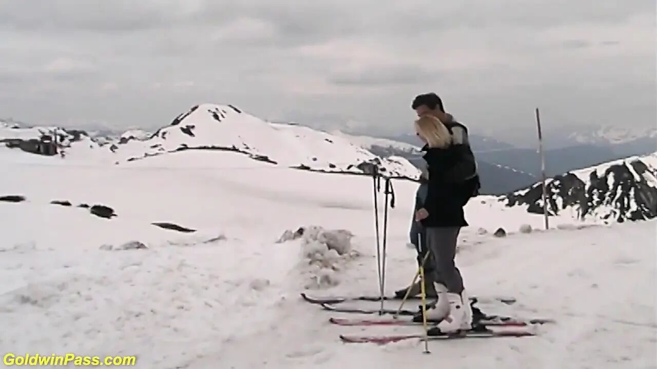 Anal fuck therapy in the snow