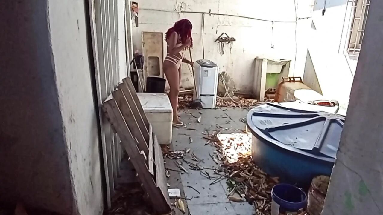 Putting it hot on the cleaning lady in the backyard