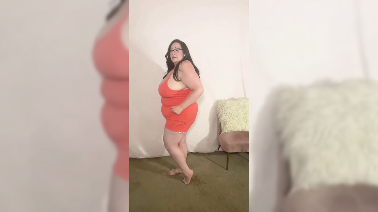 Sexy Curvy BBW Tries New Outfits