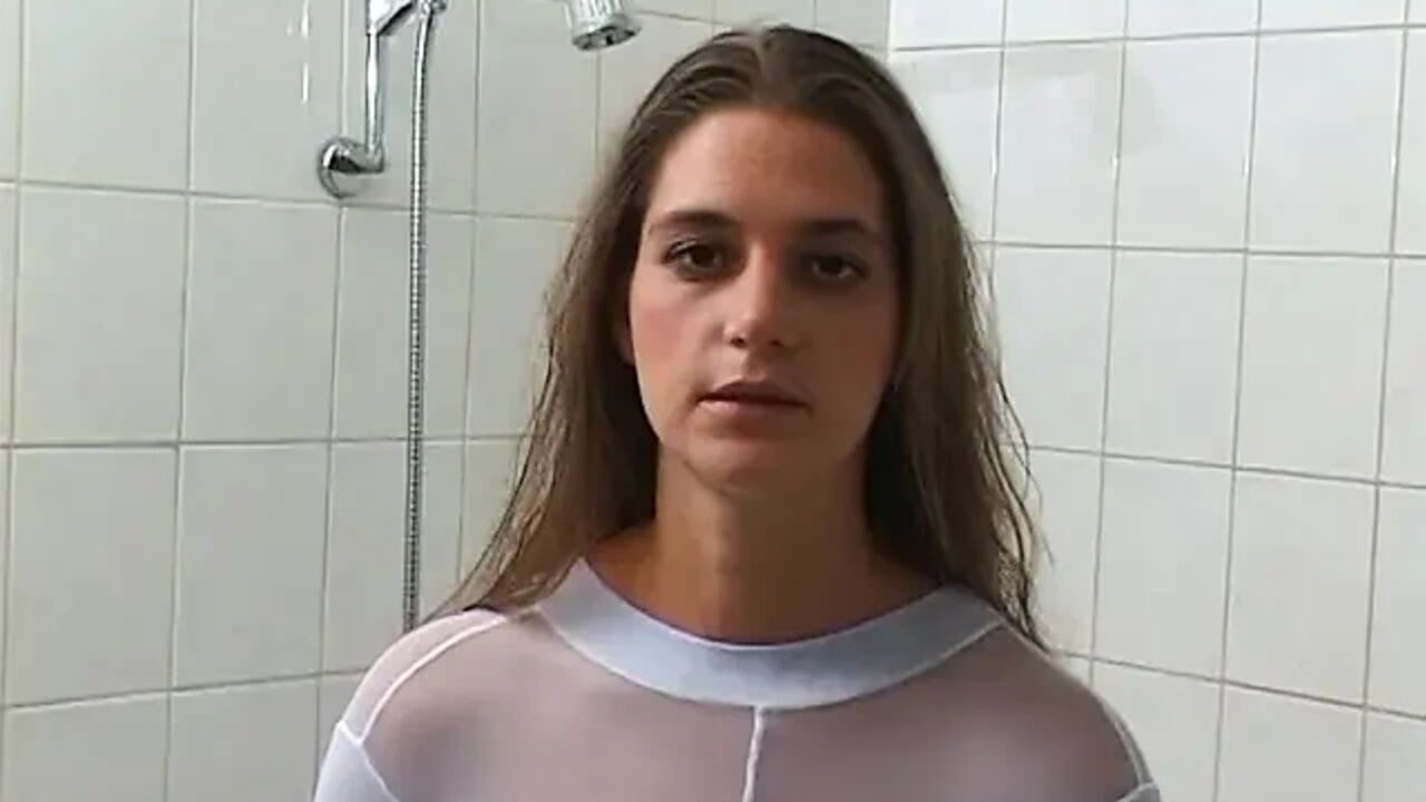 Brunette in pantyhose masturbating