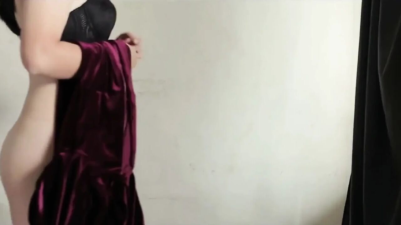 Before Going to a Wedding, Masturbate First, Indonesia's Busty Ass Goes Viral