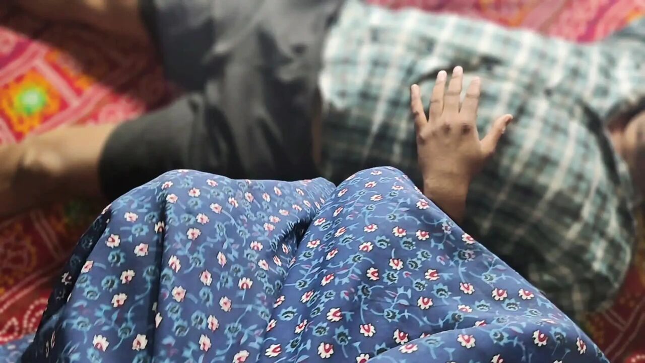 My boss wife give me extra money to suck my dick and eaten cumwhen boss not at home