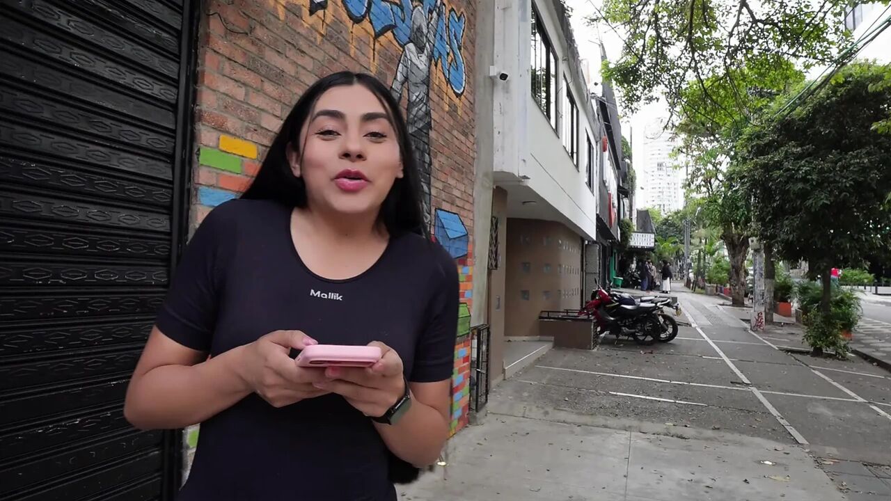 I fulfill my bet by a virgin empanada seller