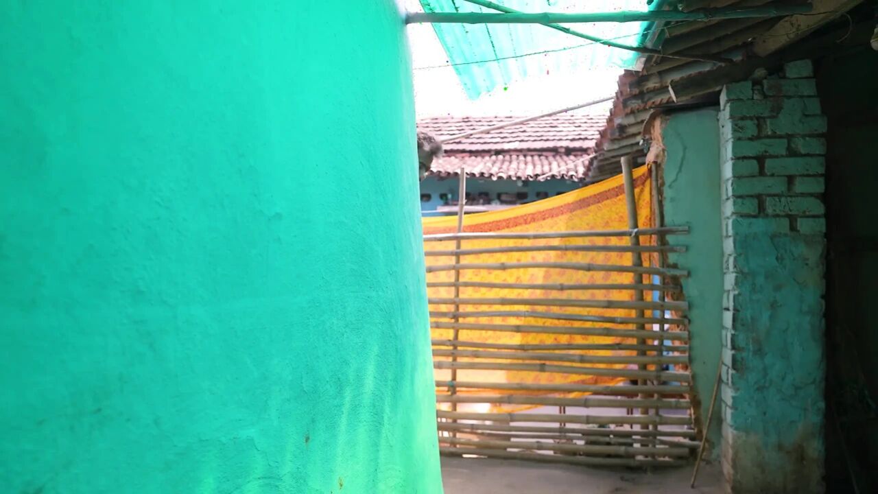 Indian Village Bhabhi Get Fucked in Her Tight Pussy by Loan Manager During Day Time