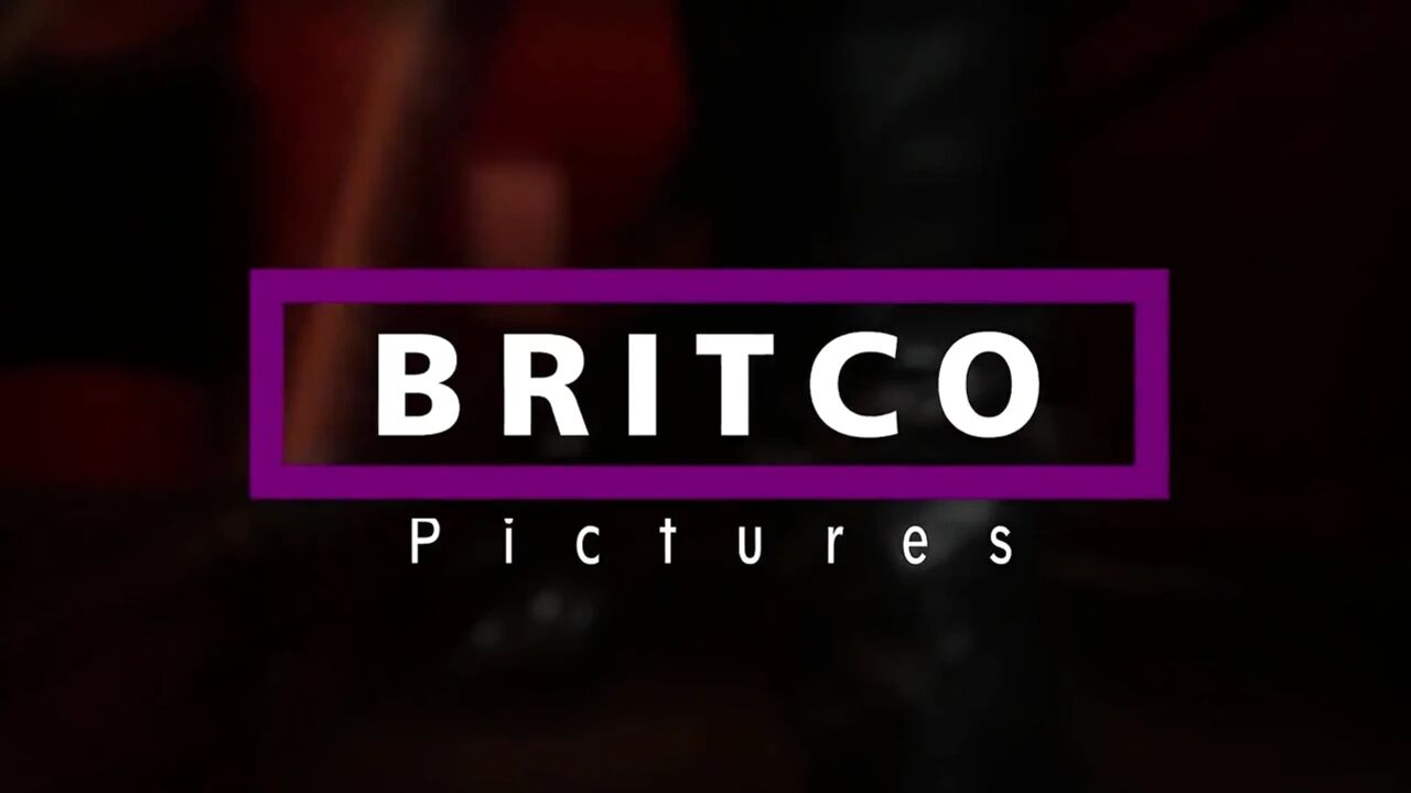 Brittany Andrews Takes off Her Sexy Lingerie to Show Her Meaty Pussy!
