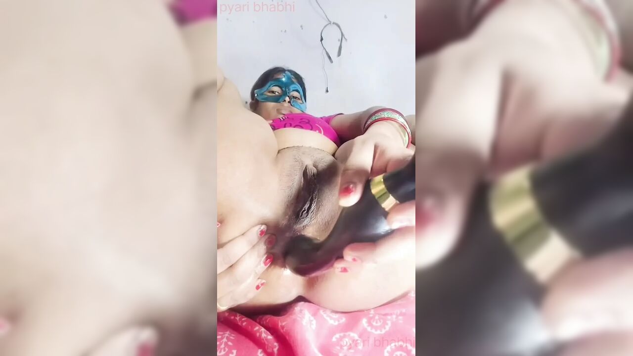 Ass hole enlarged by putting dildo by putting desi bhabhi hindi audio anal masturbation, ass masturbation