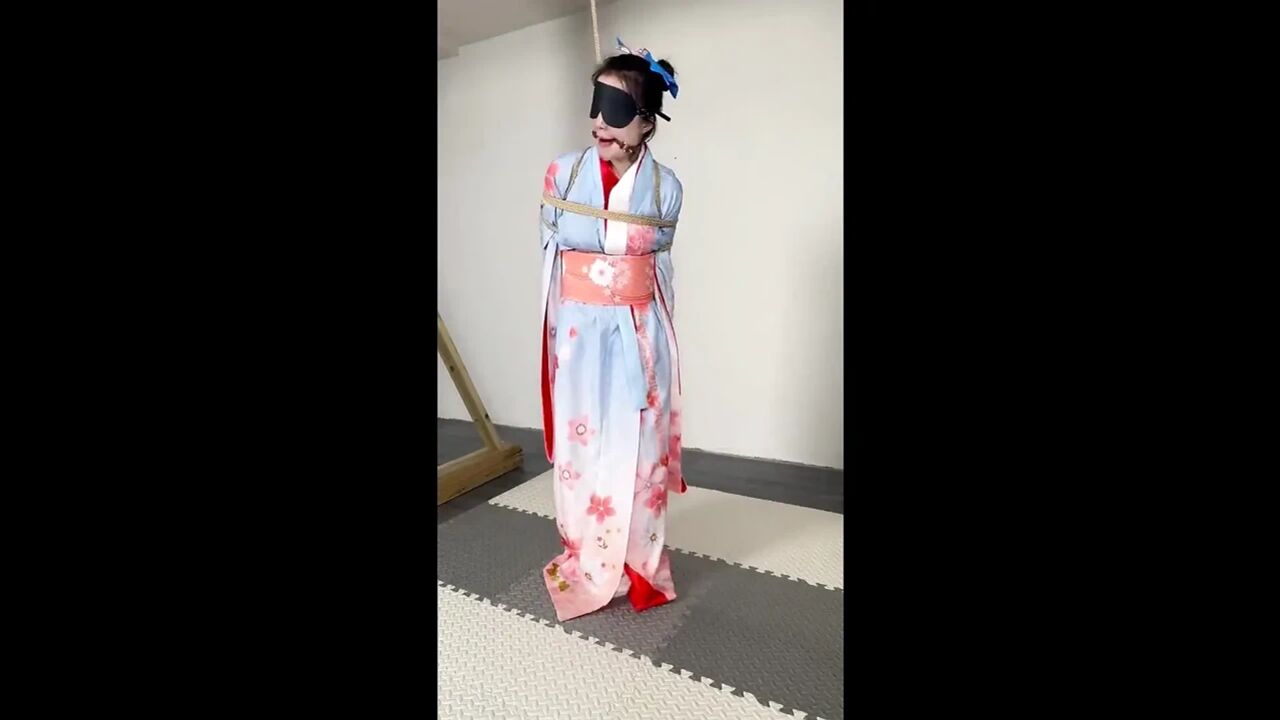 The Climax Version of Wearing a Kimono on a Sunny Day
