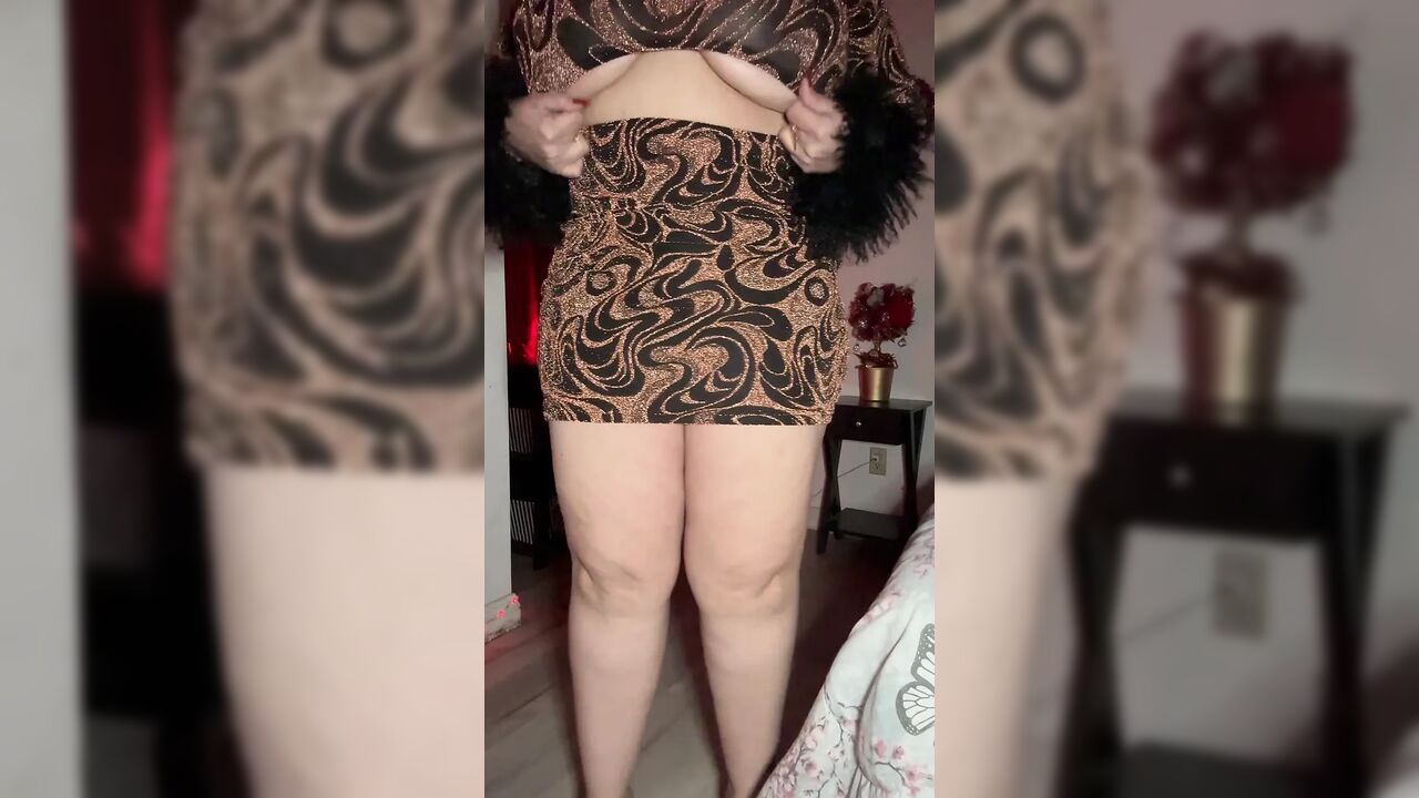Goddessx Masturbates Until She Squirts