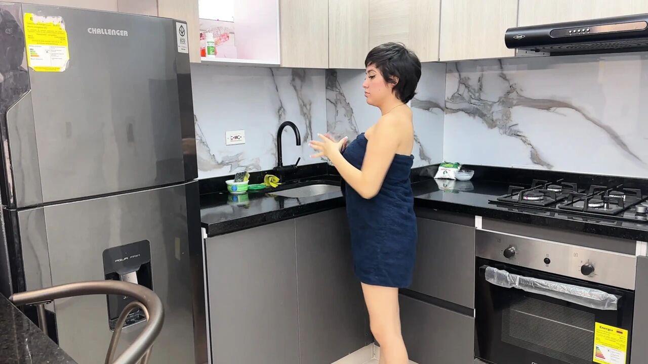I Order a Delivery, but I Like the Delivery Mans Huge and Delicious Cock Better, so I Ask Him to Stick It in Me