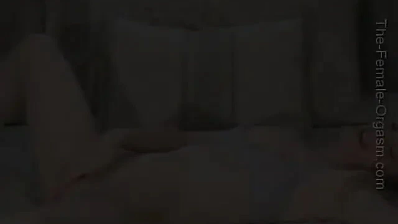 Liz Tyler Natural Sex & Finger Rub