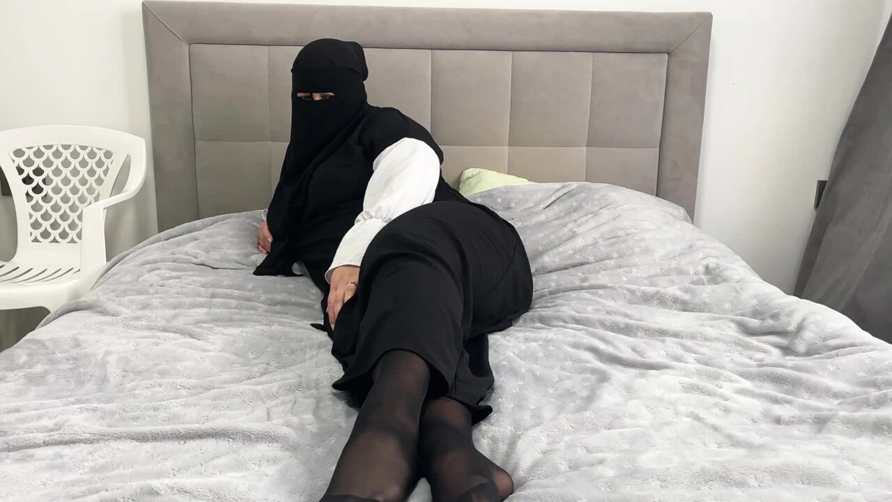 Hot stepmom in sexy pantyhose gets hot cum in her pussy