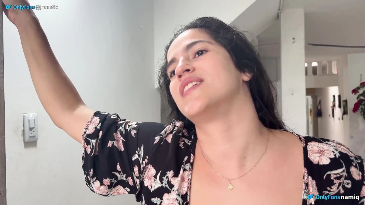 Nymphomaniac Bitch Asks for the Pipe to Be Unclogged.