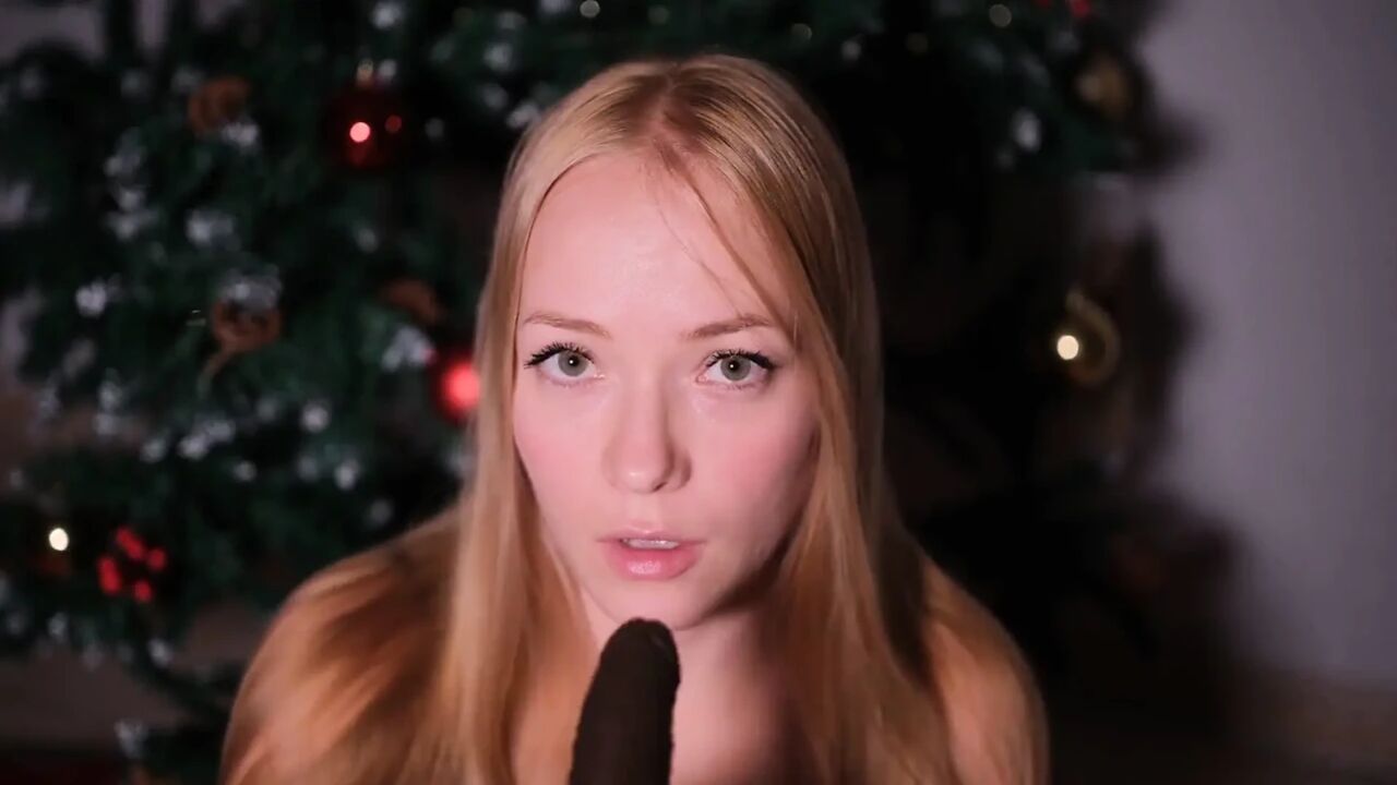 Beautiful College Girl Sucks Black Cock Dildo