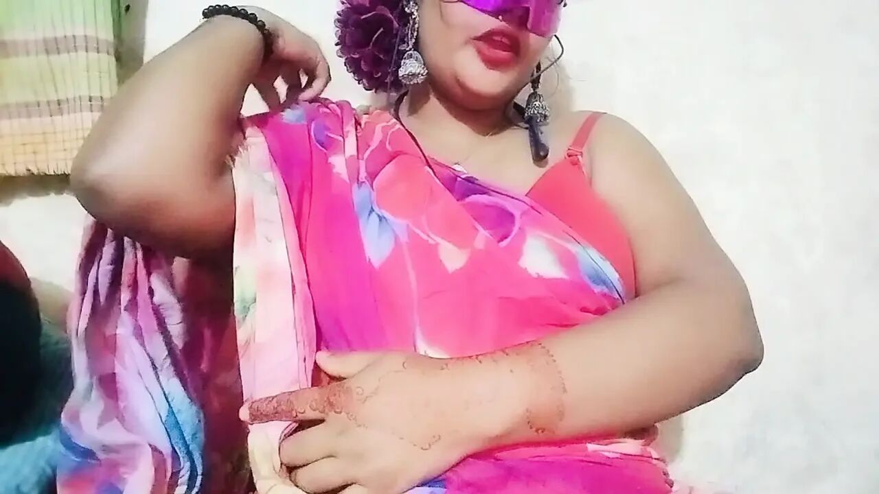 bangladeshi hot gril fingering her pussy creempy.