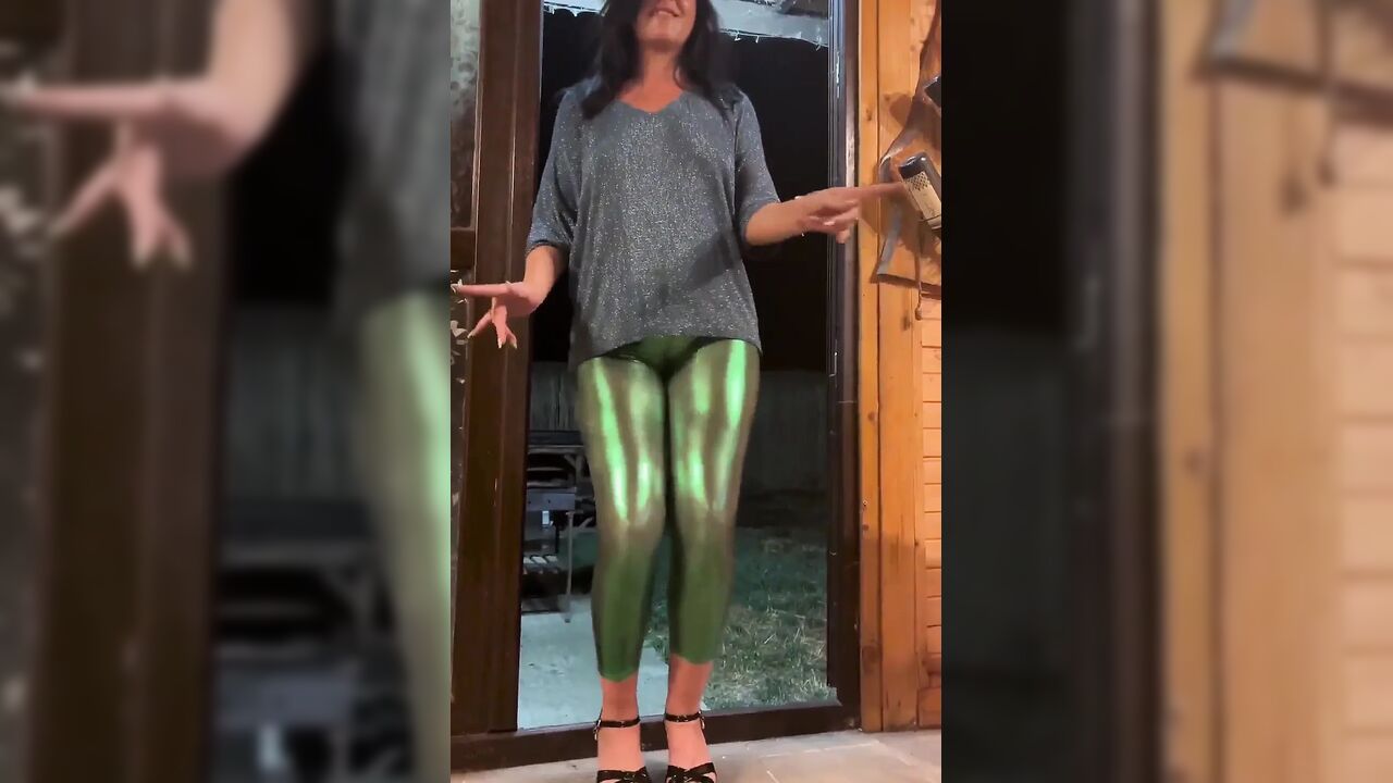 Shiny Leggings Cameltoe Dance Tease