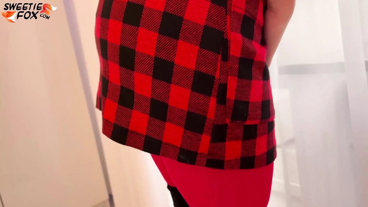 Juicy Ass Redhead Minx Sucks Dick and Fucks in Ripped Pantyhose