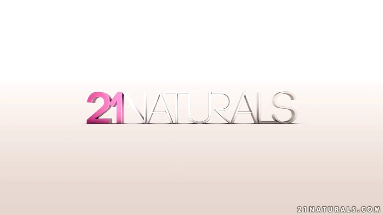 21 NATURALS - Bed and anal breakfast with Gina Gerson
