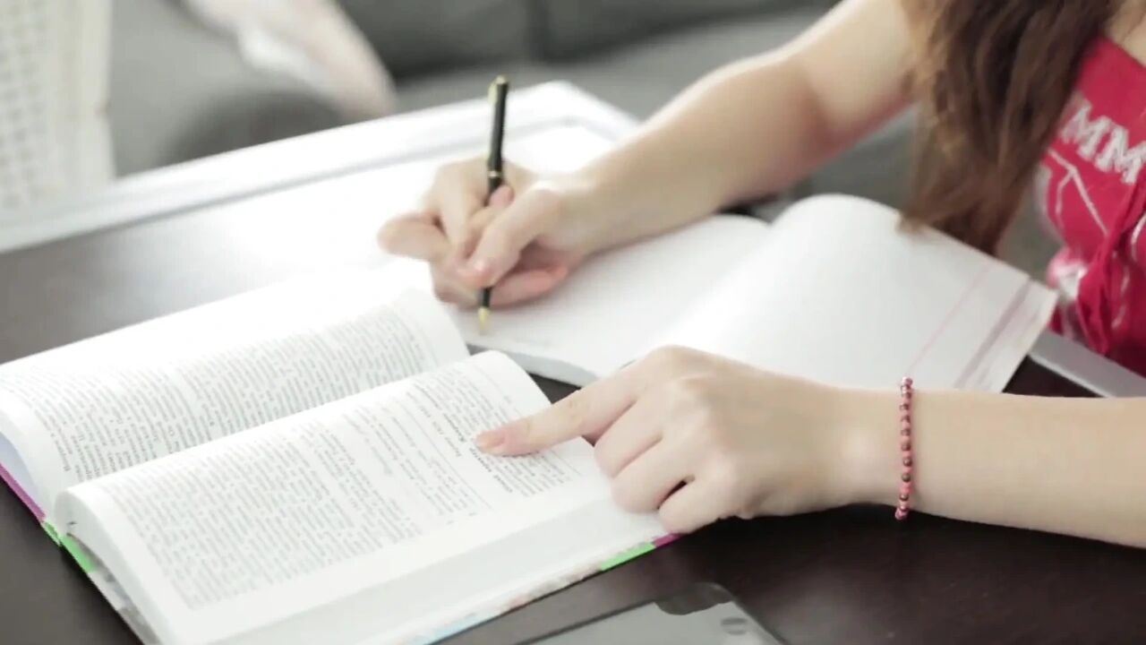 The Student Wants to Fuck Her Tutor Rather Than Study