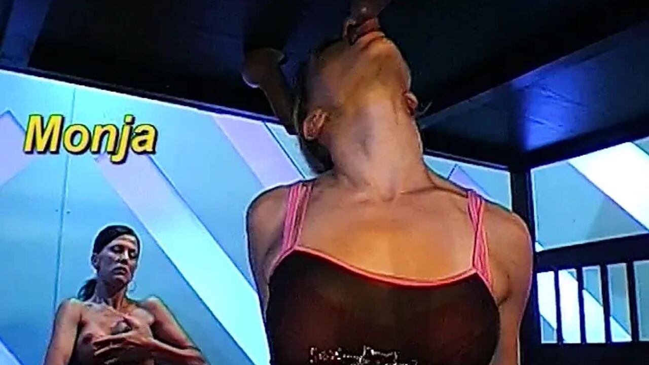 Ggg John Thompson Shows Horny Women with Hot Assholes
