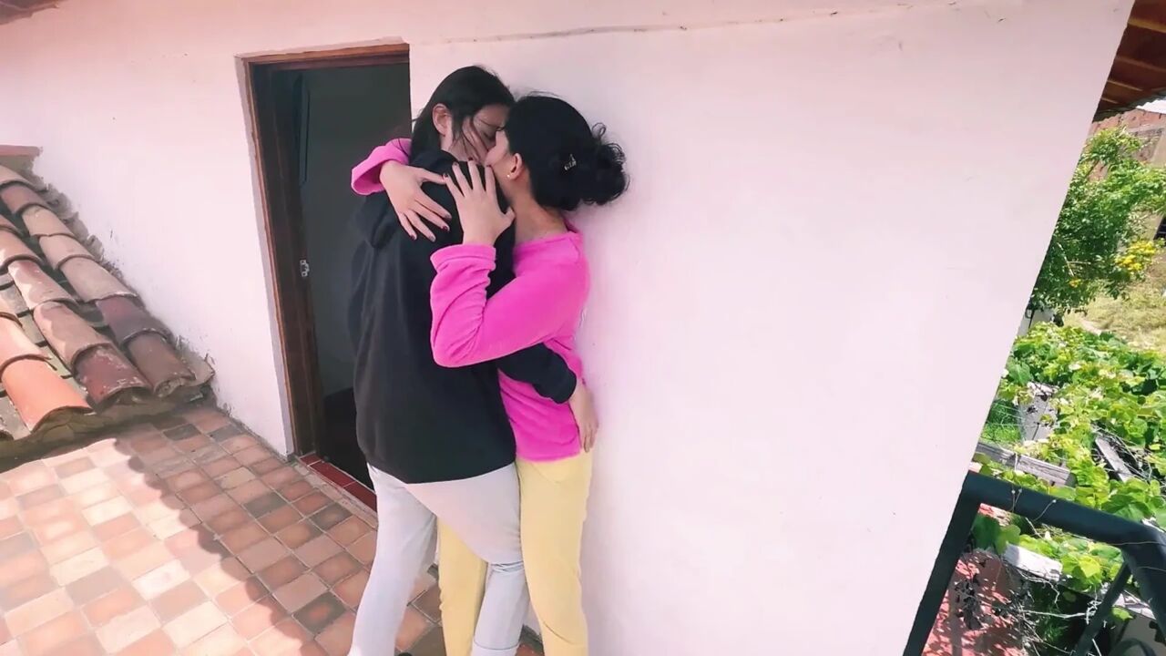 My neighbor invites me to wet my pussy