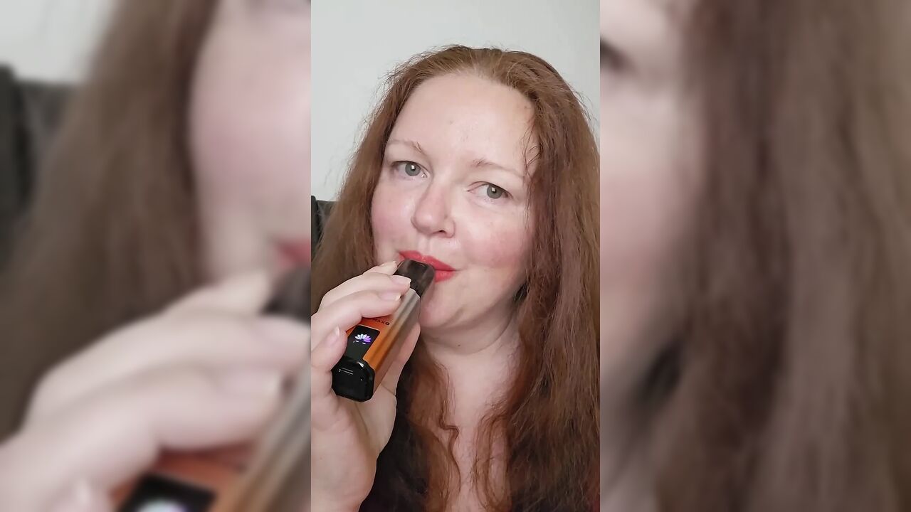 Foggy Lady in Red, vaping