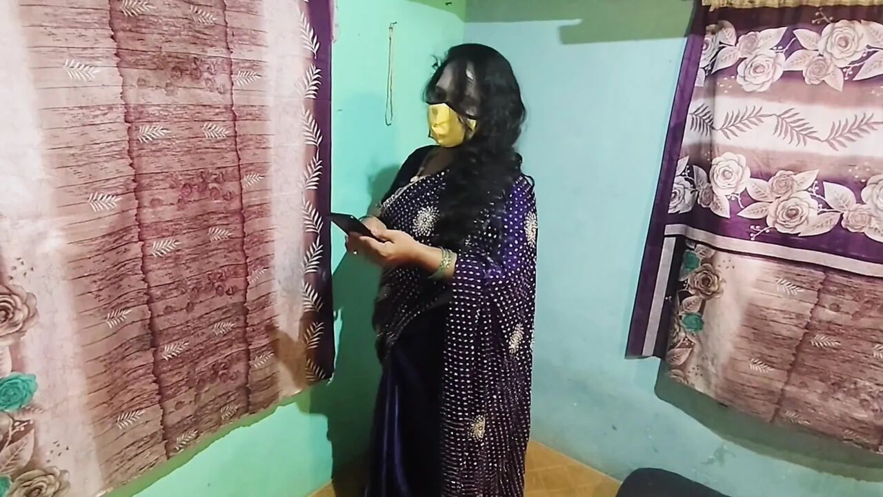Sex Bhabhi Hot Dance for Lover and She Gift Her Pussy