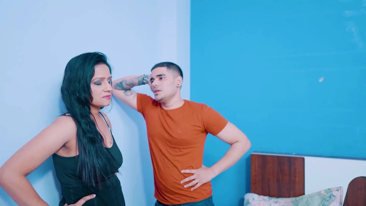 Indian husband cheated her wife by doing sexual relation with other girl